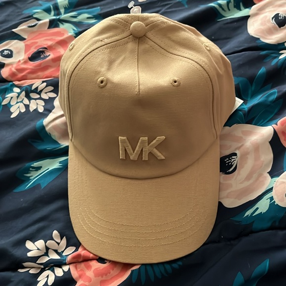 NWT Michael Kors Baseball Hat - Picture 3 of 5